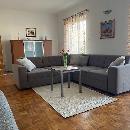 Apartman Noni Biograd Na Moru Exteriör bild