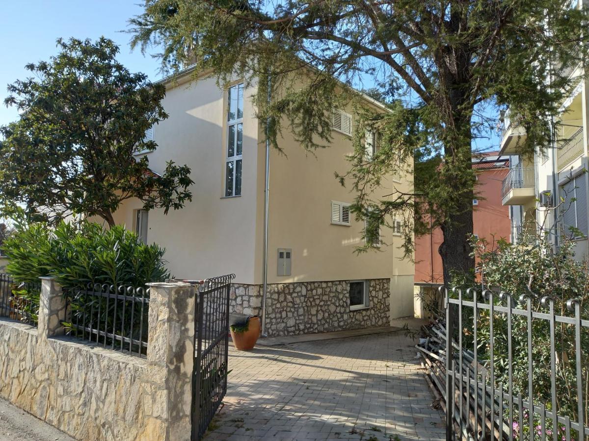 Apartman Noni Biograd Na Moru Exteriör bild