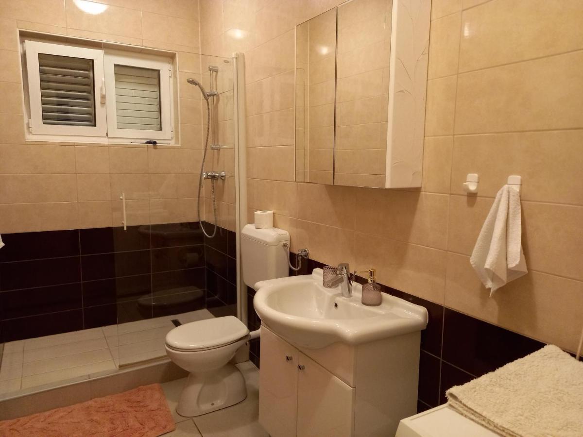 Apartman Noni Biograd Na Moru Exteriör bild